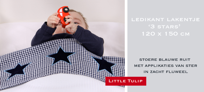 luxe babylaken met blauwesterren Stars Blue Stoere blauwe ruit met applicaties van sterren in zacht fluweel